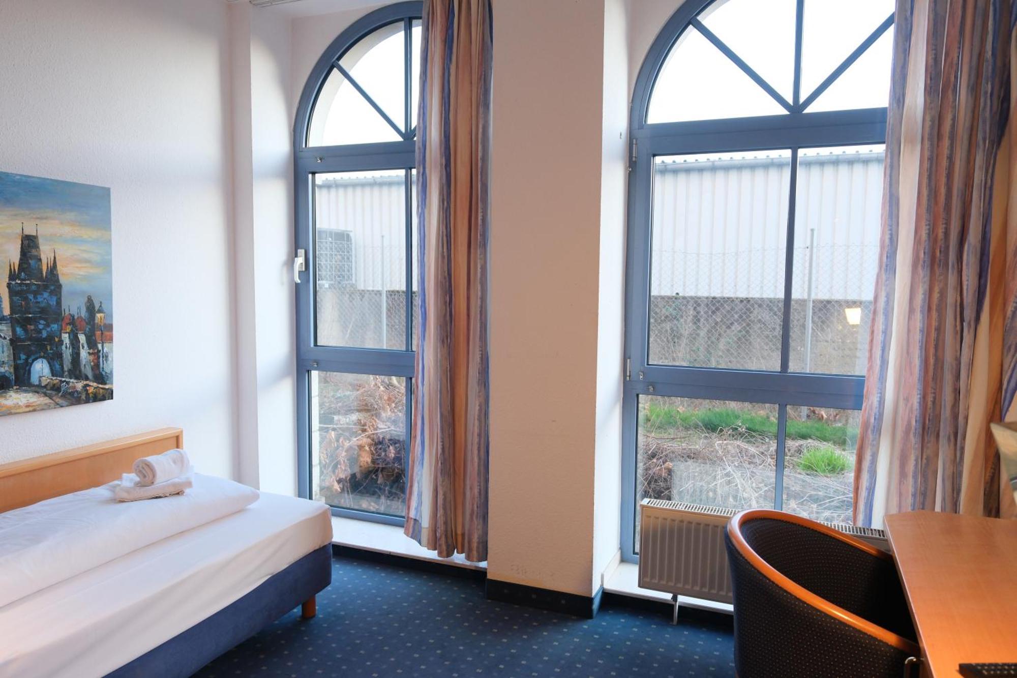 Stargaze Forum Hotel Düsseldorf-Hilden Exterior foto